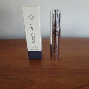 NEW Monat Rejuvenique Oil
